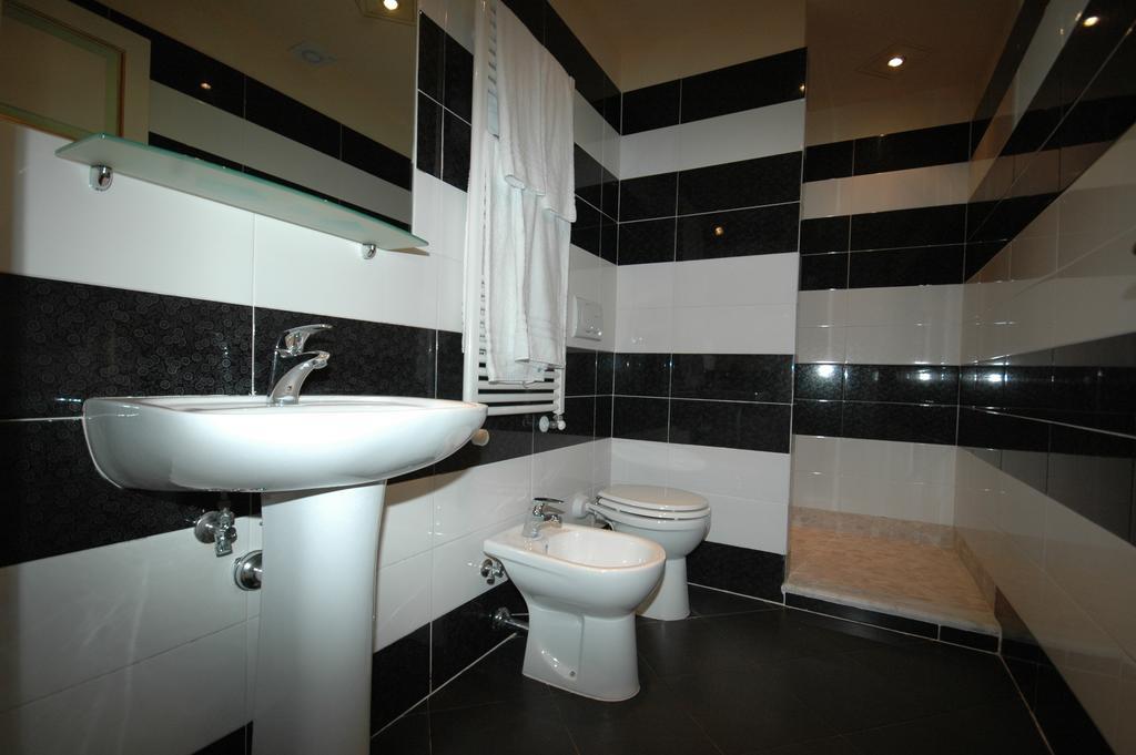 Dimora Dei Guelfi Luxury Rooms Lucca Ngoại thất bức ảnh