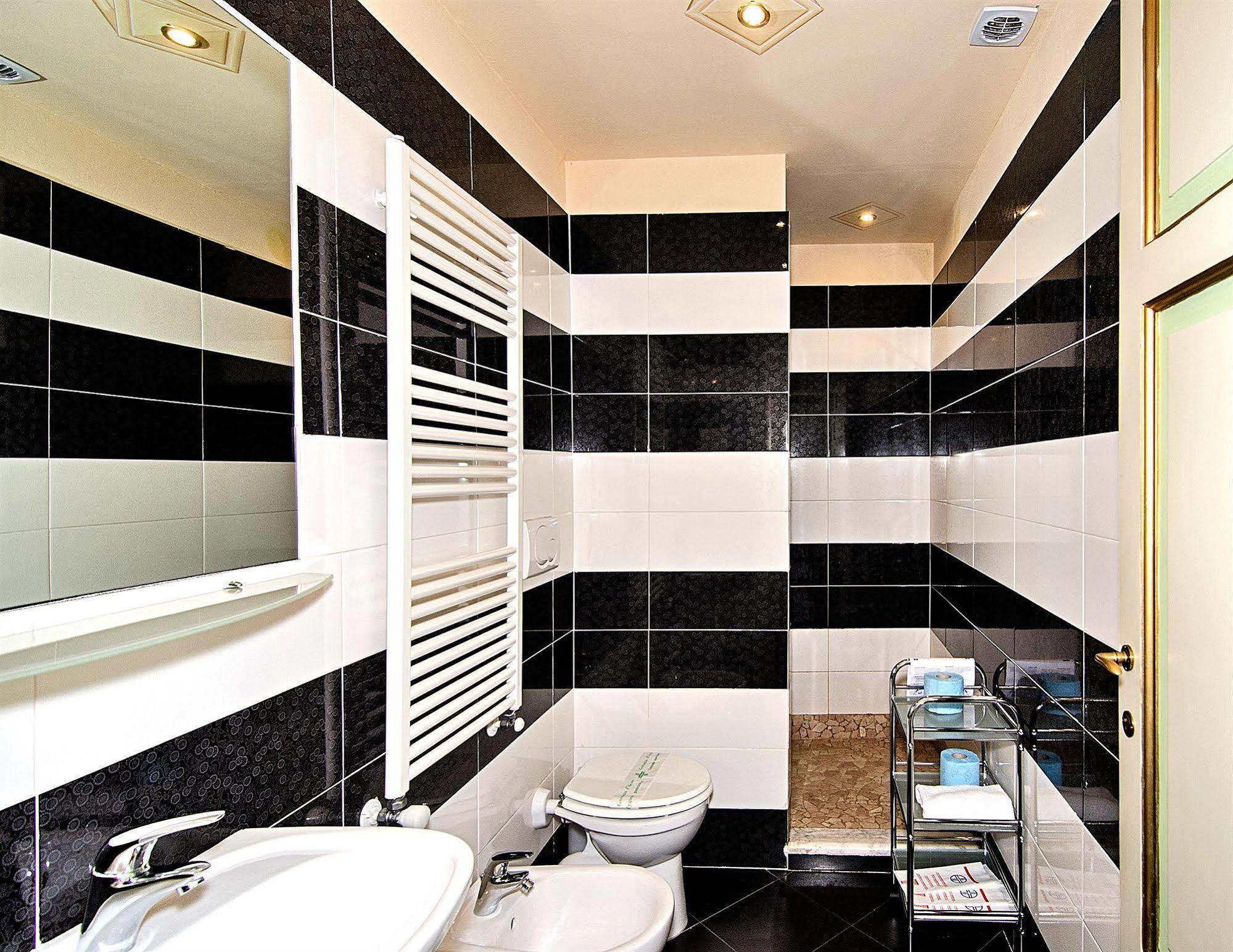 Dimora Dei Guelfi Luxury Rooms Lucca Ngoại thất bức ảnh